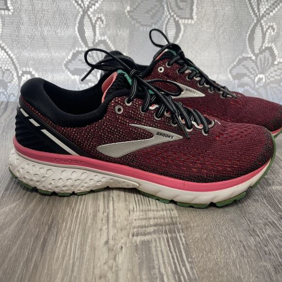 Brooks Ghost 11 Red Running Shoes Womens size 7 B medium - Picture 1 of 16